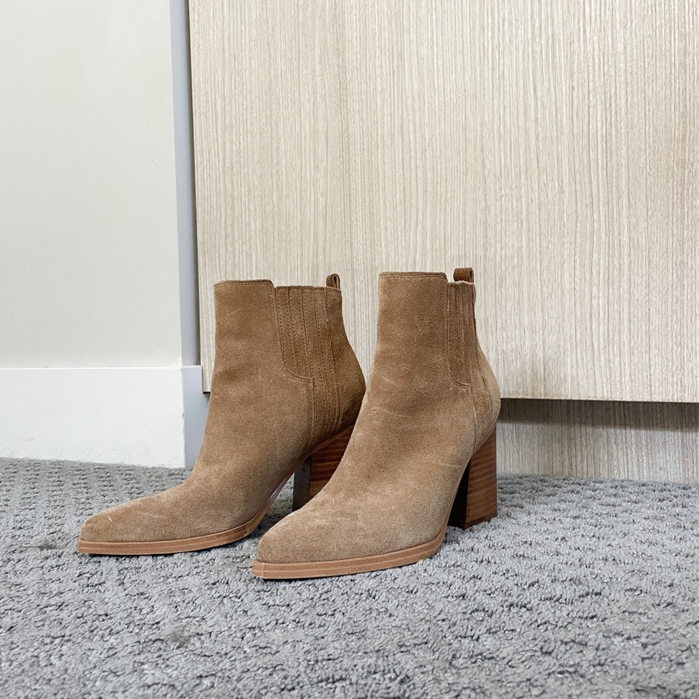 Barely Worn Marc Fisher Classic Pointed Nude Suede Booties